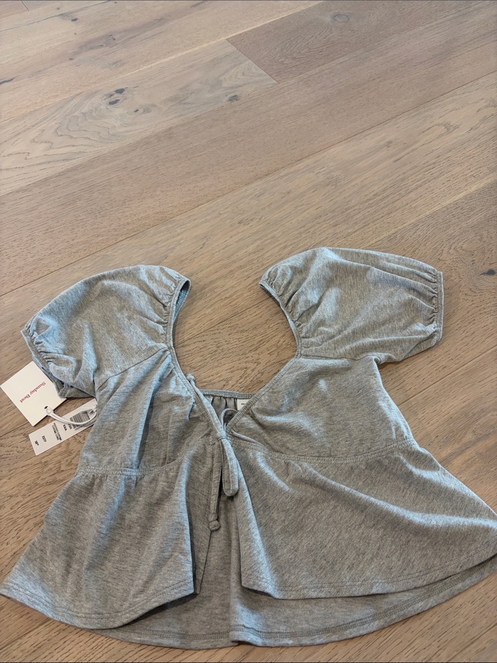 Women’s Aritzia cropped open front grey top size XS